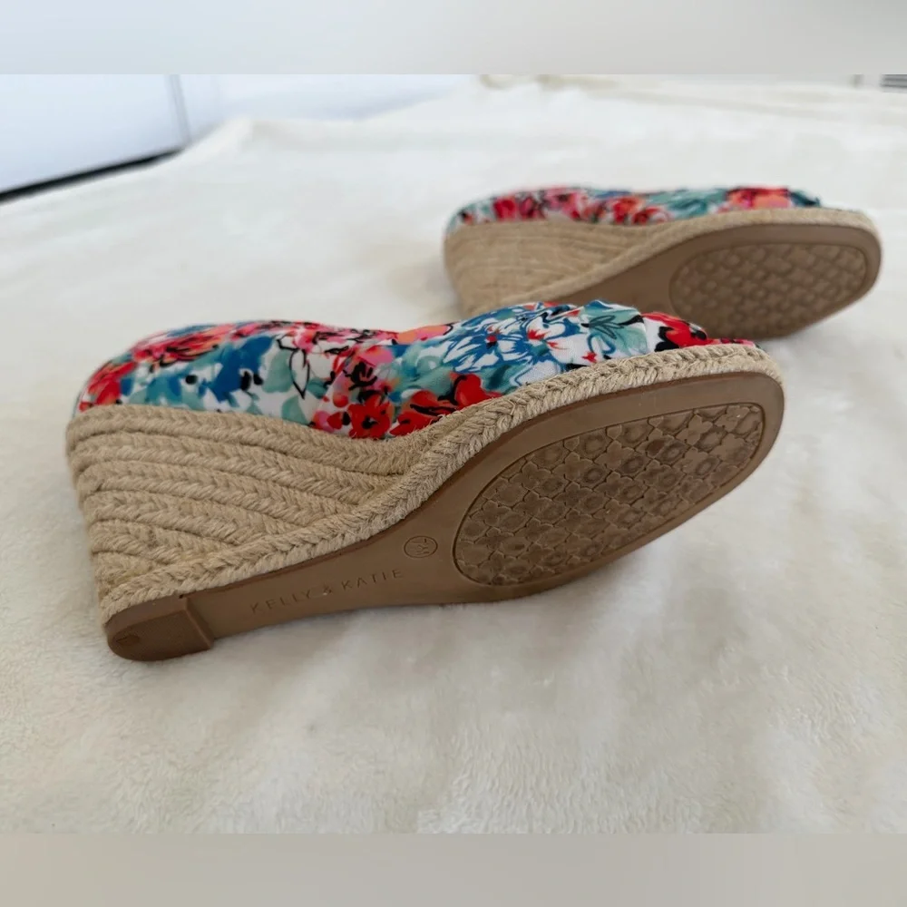 Kelly & Katie Sz 7.5 Ivala Floral Textile Peep Toe Wedge Espadrille Sandal.